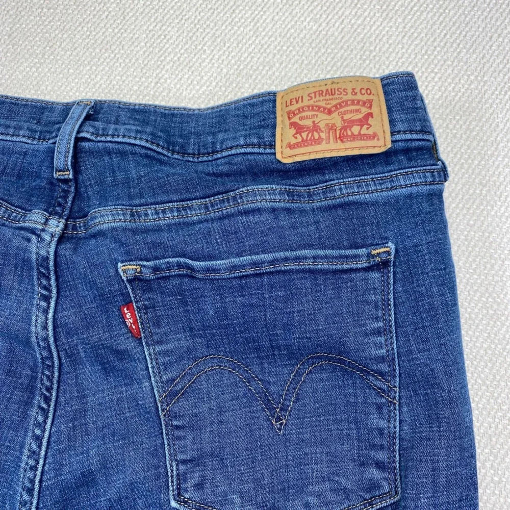 Levi Strauss Classic Bootcut Jeans Women 16S Blue Mid Rise Stretch (33.5x30)